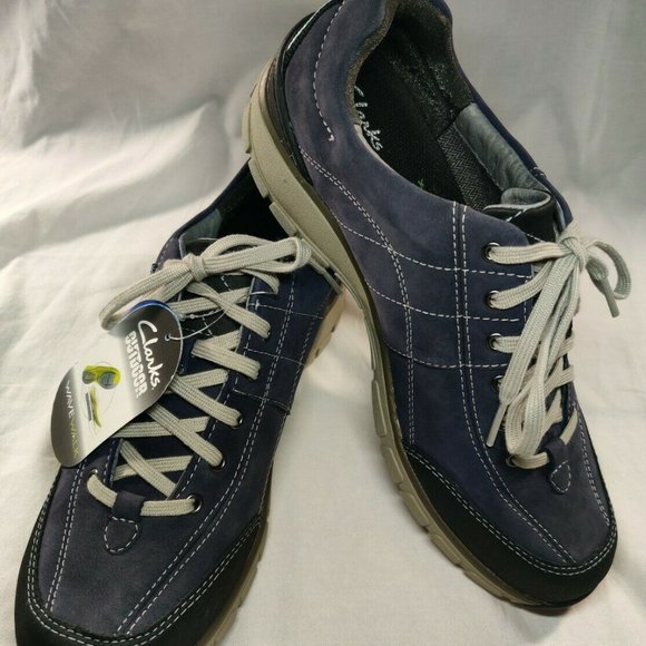 clarks womens waterproof walking shoes